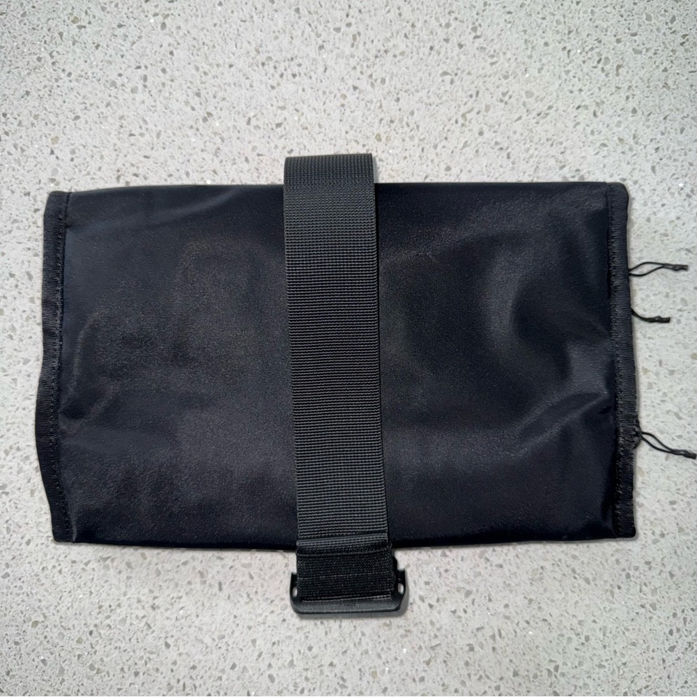 Lululemon Roll Up Travel Kit - Picture 12 of 15